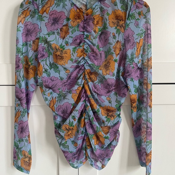 Colorful, fun and flattering Veronica beard top with front and back rouching. - Picture 9 of 10